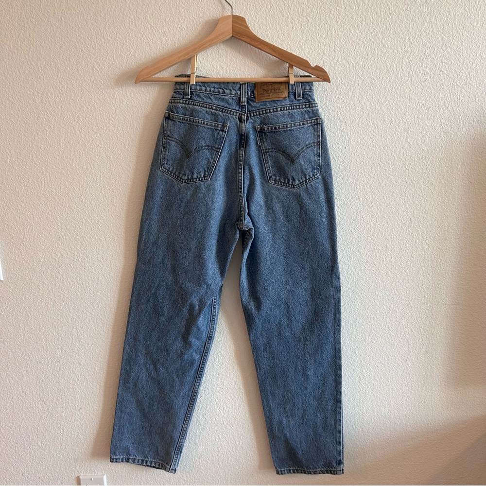Levi's High Rise Blue Jeans - Picture 2 of 10